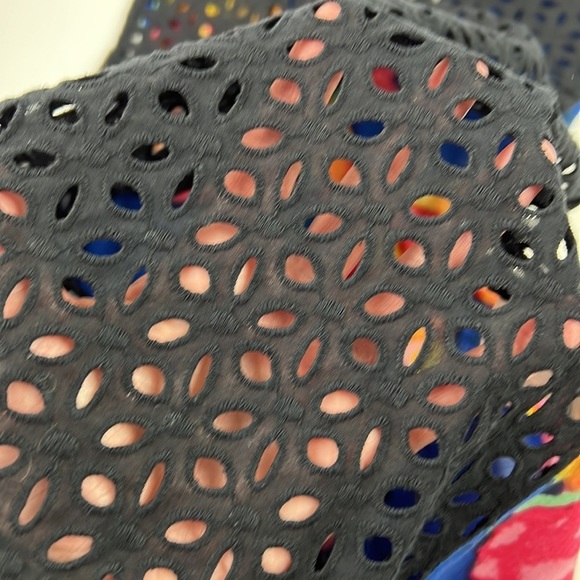 Rachel Rachel Roy Floral Sleeveless button shirt with eyelet  back - Picture 7 of 9